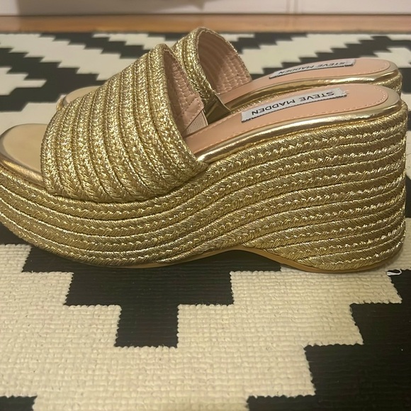 Steve Madden Realize Espadrille Platform Sandals Metallic Gold - Picture 5 of 8